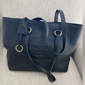 Prada Embossed Logo Tote purse Vitello Phenix Medium Black